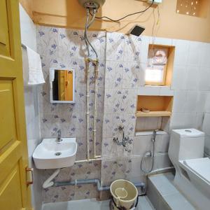 Bathroom Image of 700 Sq.ft 1 BHK Independent House for rent in Hundru Ranchi for Rs. 19999