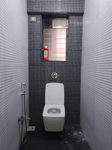 Common Bathroom Image of 550 Sq.ft 1 BHK Apartment / Flat for rent in Gurukrupa Marina Enclave, Malad West Mumbai for Rs. 37000