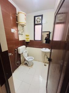 Bathroom Image of 310 Sq.ft 1 RK Independent House for rent in DLF Independent Floors, DLF Phase 3 Gurgaon for Rs. 15500