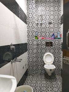 Common Bathroom Image of 675 Sq.ft 2 BHK Builder Floor for sale in Shastri Nagar New Delhi for Rs. 8500000