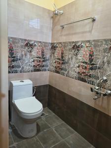 Bathroom Image of 1150 Sq.ft 2 BHK Builder Floor for rent in Ganapathy Coimbatore for Rs. 15000