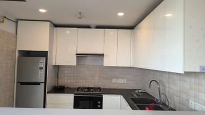 Kitchen Image of 1380 Sq.ft 2 BHK Apartment / Flat for rent in Supertech Supernova, Sector 94 Noida for Rs. 52000