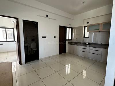 Kitchen Image of 963 Sq.ft 2 BHK Apartment / Flat for rent in Agora City Centre, Karelibagh Vadodara for Rs. 28000
