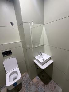 Bathroom Image of 500 Sq.ft 1 BHK Apartment / Flat for rent in Mahalakshmi Nagar Indore for Rs. 20500