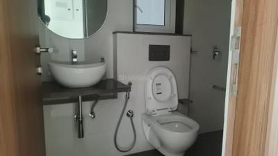 Image of 786 Sq.ft 2 BHK Apartment / Flat for sale in Shapoorji Pallonji BKC 28, Bandra East, Mumbai for Rs. 25200000