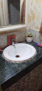 Bathroom Image of 750 Sq.ft 2 BHK Apartment / Flat for sale in Thane West Thane for Rs. 12000000