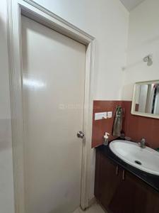 Bathroom Image of 1018 Sq.ft 2 BHK Apartment / Flat for rent in Shriram Sameeksha, Singapura Bengaluru for Rs. 30000