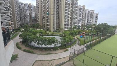 Bedroom Image of 1340 Sq.ft 3 BHK Apartment / Flat for sale in Gulshan Ikebana, Sector 143 Noida for Rs. 16800000