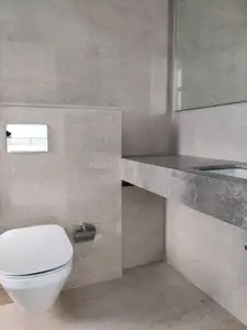 Bathroom Image of 2500 Sq.ft 4 BHK Apartment / Flat for rent in Piramal Mahalaxmi South Tower, Worli Mumbai for Rs. 400000
