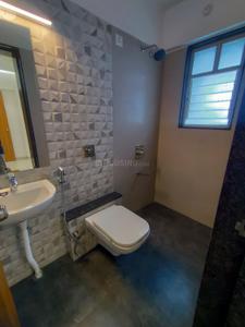 Bathroom Image of 650 Sq.ft 1 BHK Apartment / Flat for sale in Banka Sapphire, Pisoli Pune for Rs. 2950000