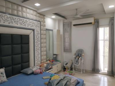Bedroom Image of 1700 Sq.ft 3 BHK Builder Floor for rent in Pitampura New Delhi for Rs. 60000