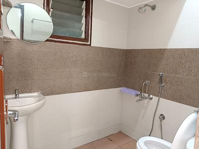 Bathroom Image of 400 Sq.ft 1 BHK Apartment / Flat for rent in Sanjaynagar Bengaluru for Rs. 15000