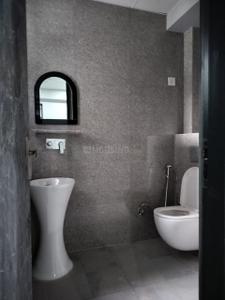 Bathroom Image of 2500 Sq.ft 3 BHK Builder Floor for rent in Sector 46 Noida for Rs. 55000
