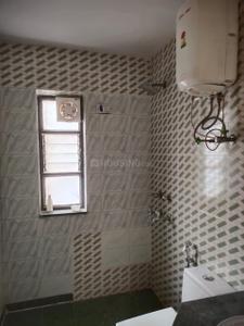 Bathroom Image of 1500 Sq.ft 3 BHK Apartment / Flat for rent in Unitech The Palms, Sector 41 Gurgaon for Rs. 75000