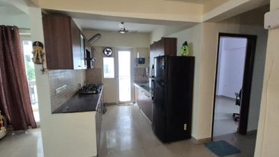 Kitchen Image of 1600 Sq.ft 3 BHK Apartment / Flat for rent in Sethi Max Royal, Sector 76 Noida for Rs. 40000