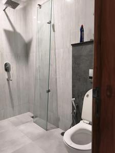 Common Bathroom Image of 2800 Sq.ft 4 BHK Builder Floor for rent in Big Block Builder Floor, Sector 46 Gurgaon for Rs. 80000