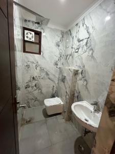 Bathroom Image of 1090 Sq.ft 2 BHK Builder Floor for rent in Saket New Delhi for Rs. 25000