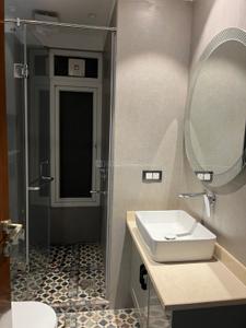 Bathroom Image of 1800 Sq.ft 3 BHK Builder Floor for sale in New Rajinder Nagar New Delhi for Rs. 65000000