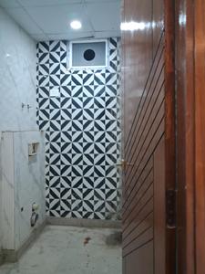 Common Bathroom Image of 1050 Sq.ft 2 BHK Apartment / Flat for sale in Sector 73 Noida for Rs. 4250000