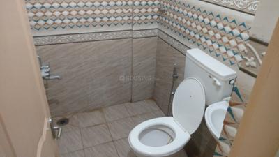 Bathroom Image of 1000 Sq.ft 1 BHK Builder Floor for rent in Koramangala Bengaluru for Rs. 28000