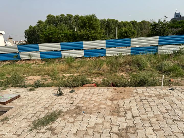 Alaknanda Maxxus Eden Estate Main Image 1