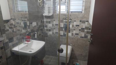 Devi Golden Leaves Bathroom One 3