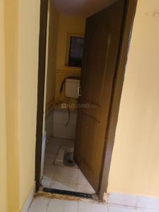 Bathroom Image of 290 Sq.ft 1 RK Apartment / Flat for rent in Mankhurd Mumbai for Rs. 11000