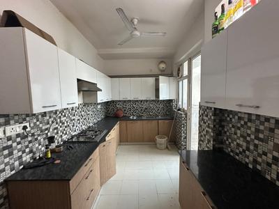 Kitchen Image of 3700 Sq.ft 4 BHK Builder Floor for rent in Ansal Esencia Sector 67, Sector 67 Gurgaon for Rs. 65000