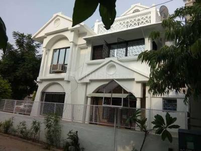 Image of 2125 Sq.ft 4 BHK Independent House for sale in  Suryadeep Bungalows, Thaltej, Ahmedabad for Rs. 33000000