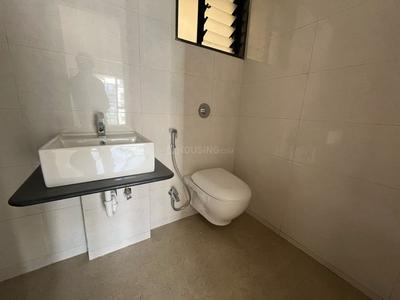Bathroom Image of 1378 Sq.ft 3 BHK Apartment / Flat for rent in Kohinoor Viva City, Dhanori Pune for Rs. 28000