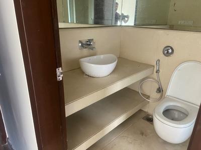 Bathroom Image of 1600 Sq.ft 3 BHK Apartment / Flat for rent in RNA Continental, Chembur Mumbai for Rs. 130000