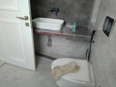 Bathroom Image of 2300 Sq.ft 4 BHK Apartment / Flat for sale in Valencia Tower, Gomti Nagar Lucknow for Rs. 27500000