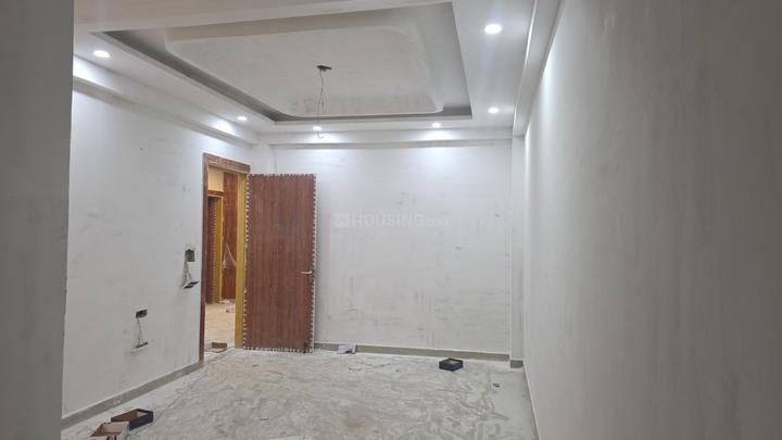 Golden Avenue Main Image 1