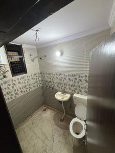 Bathroom Image of 800 Sq.ft 2 BHK Independent House for rent in Shadipur New Delhi for Rs. 23000