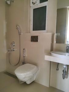 Common Bathroom Image of 630 Sq.ft 2 BHK Apartment / Flat for sale in The Atmosphere, Mulund West Mumbai for Rs. 19500000