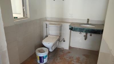 Bathroom Image of 610 Sq.ft 1 BHK Apartment / Flat for sale in Jaypee Kensington Boulevard, Sector 131 Noida for Rs. 6000000