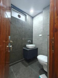 Bathroom Image of 720 Sq.ft 2 BHK Builder Floor for sale in Mukherjee Nagar New Delhi for Rs. 12000000