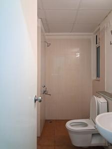Common Bathroom Image of 1075 Sq.ft 2 BHK Apartment / Flat for sale in Jaypee Kosmos, Sector 134 Noida for Rs. 7700000