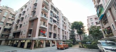 Image of 901 Sq.ft 2 BHK Apartment / Flat for sale in Chinar Park, Kolkata for Rs. 4850000