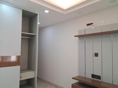 Bedroom Image of 1350 Sq.ft 3 BHK Builder Floor for sale in Paschim Vihar New Delhi for Rs. 26000000
