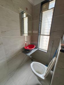 Bathroom Image of 1600 Sq.ft 3 BHK Apartment / Flat for rent in Samnani Ishawar Prestige, Anandvalli Nashik for Rs. 40000