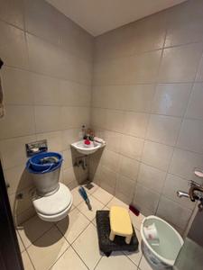 Bathroom Image of 2850 Sq.ft 3.5 BHK Apartment / Flat for sale in Panchshil Towers, Kharadi Pune for Rs. 43000000