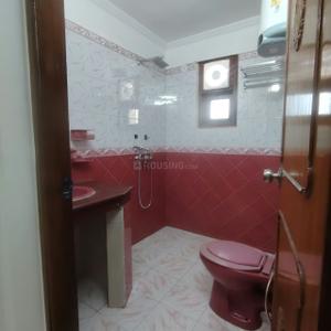 Bathroom Image of 1850 Sq.ft 3 BHK Duplex for rent in DDA Sector C Pocket 9, Vasant Kunj New Delhi for Rs. 115000