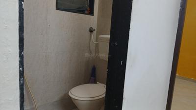 Bathroom Image of 600 Sq.ft 1 BHK Apartment / Flat for rent in Kshitija Shree Laxmi Residency, Byculla Mumbai for Rs. 45000