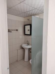 Bathroom Image of 1300 Sq.ft 2.5 BHK Apartment / Flat for sale in Puri Pratham, Sector 84 Faridabad for Rs. 10800000