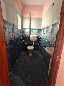 Bathroom Image of 900 Sq.ft 1 BHK Independent House for rent in Harohalli Bengaluru for Rs. 8000