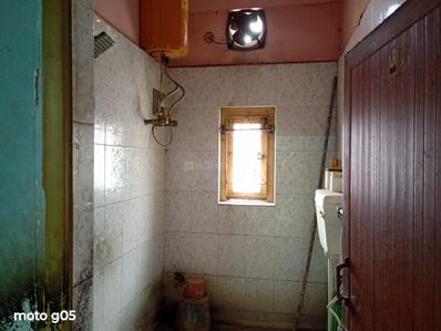 Bathroom Image of 1000 Sq.ft 3 BHK Apartment / Flat for sale in South Dum Dum Kolkata for Rs. 8000000