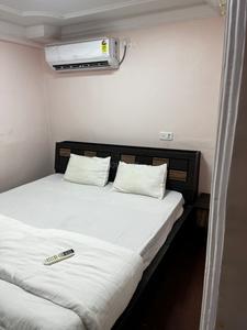 Bedroom Image of Mid-Town Stay in Malviya Nagar, Bhopal
