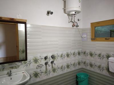 Bathroom Image of 1200 Sq.ft 2 BHK Apartment / Flat for rent in Manchanda Kais Ville Country Homes, Kais Kullu for Rs. 17000