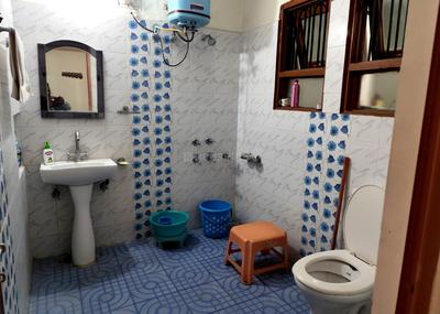 Bathroom Image of 2200 Sq.ft 4 BHK Independent House for sale in Ashiyana Lucknow for Rs. 24000000